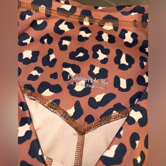 Fabletics Workout Set - Picture 6 of 9